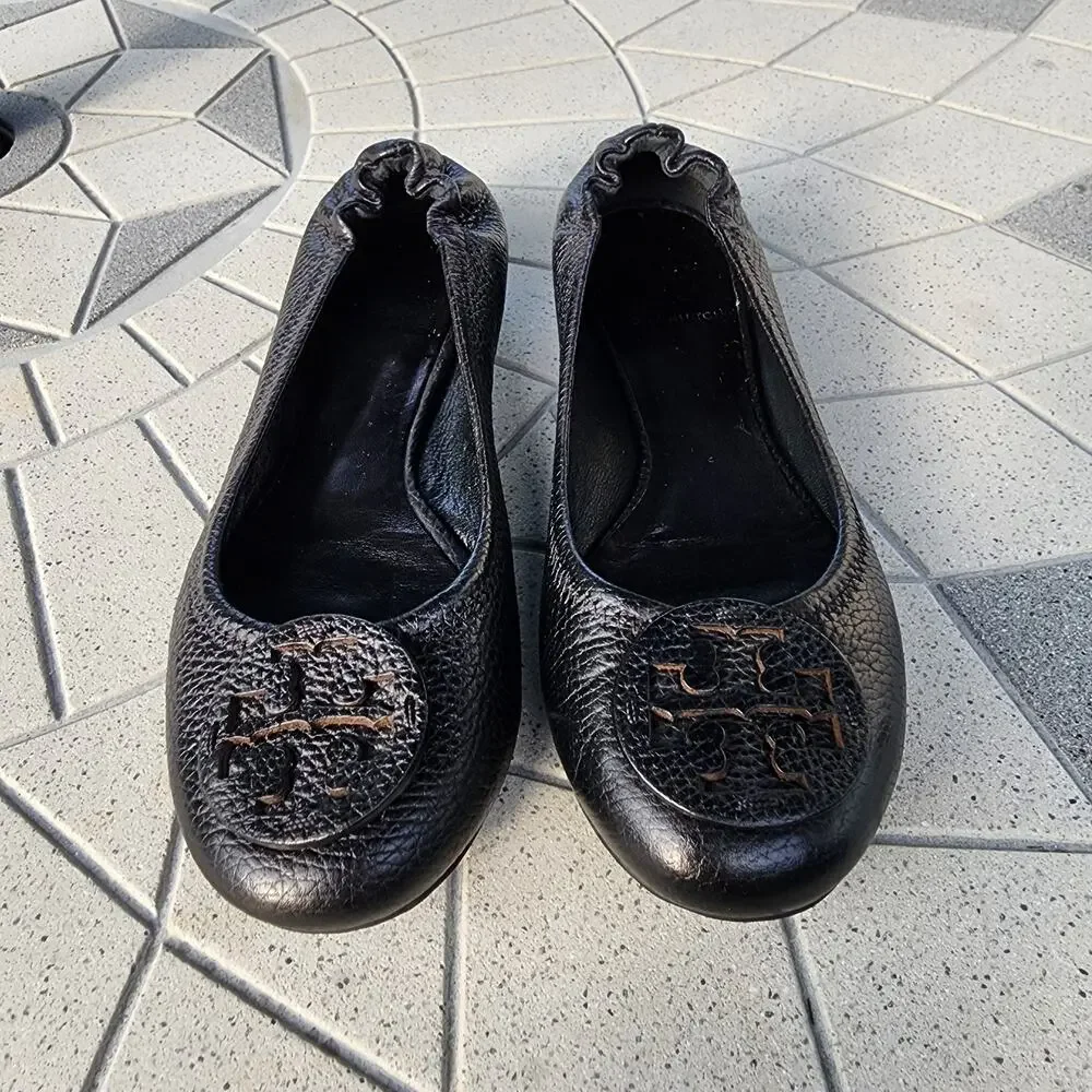 Tory Burch Reva Travel Tumbled Leather Medallion Logo Ballet Flats 7.5